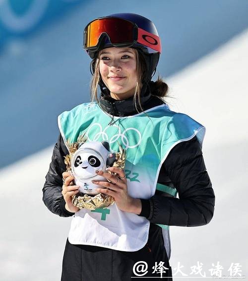 谷爱凌年入2300万不靠奖金,跨中美讲好故事,代言多也要扛住质疑与银牌 谷爱凌年入2300万不靠奖金,跨中美讲好故事,代言多也要扛住质疑与银牌